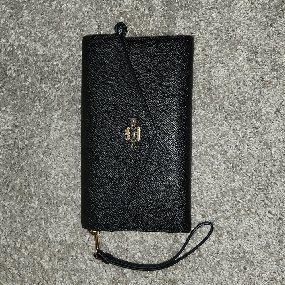 New Coach wallet with wristlet